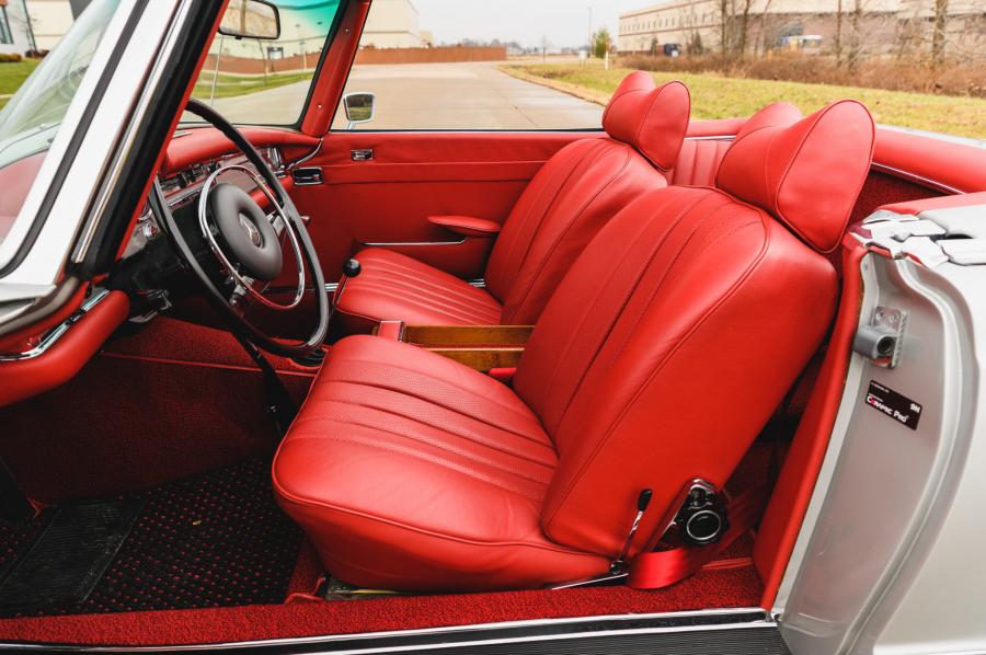 Интерьер Mercedes-Benz 280 SL (W113) 1969 года  (EU) (фото 99 из 141)